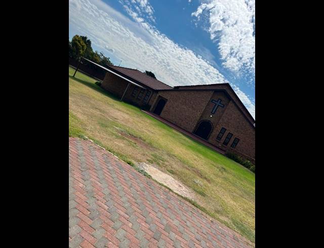 BUSINESS FOR SALE IN FREEWAY PARK